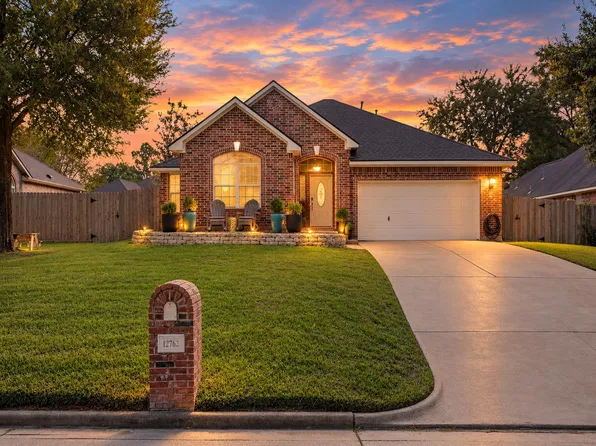 12762 Point Aquarius Blvd, Willis, TX 77318