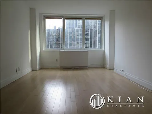 Rented by Kian Realty | media 10