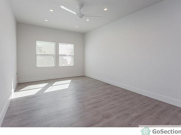 2nd image of 2919 Leeward Ave #B