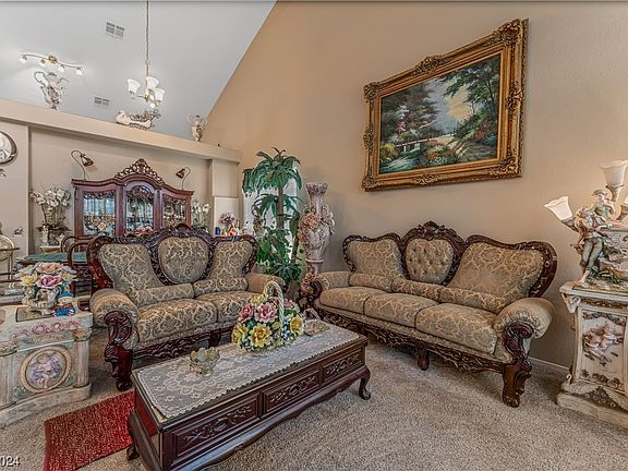 5th image of 1751 Camarillo Dr
