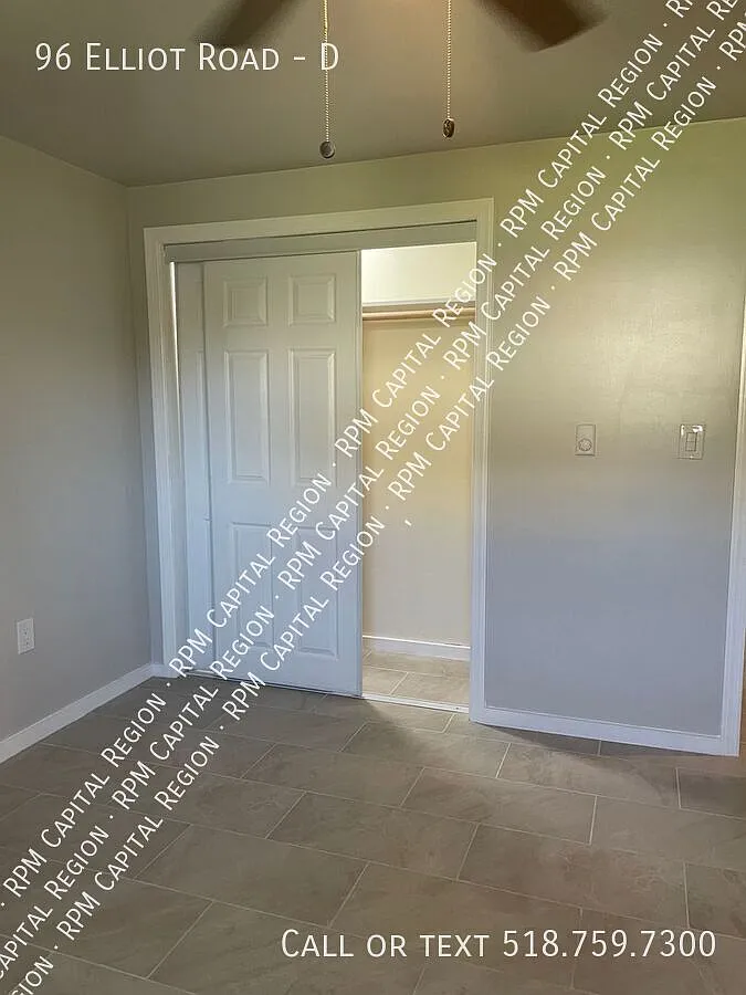 Newly renovated apartment offers a modern living space — Photo 4