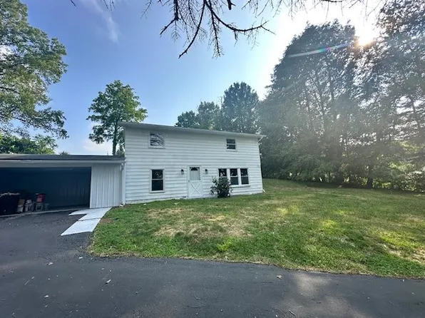 260 Cloverleaf Dr, Delmont, PA 15626