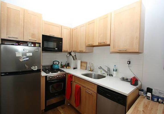 3rd image of 484 Greene Ave #3B