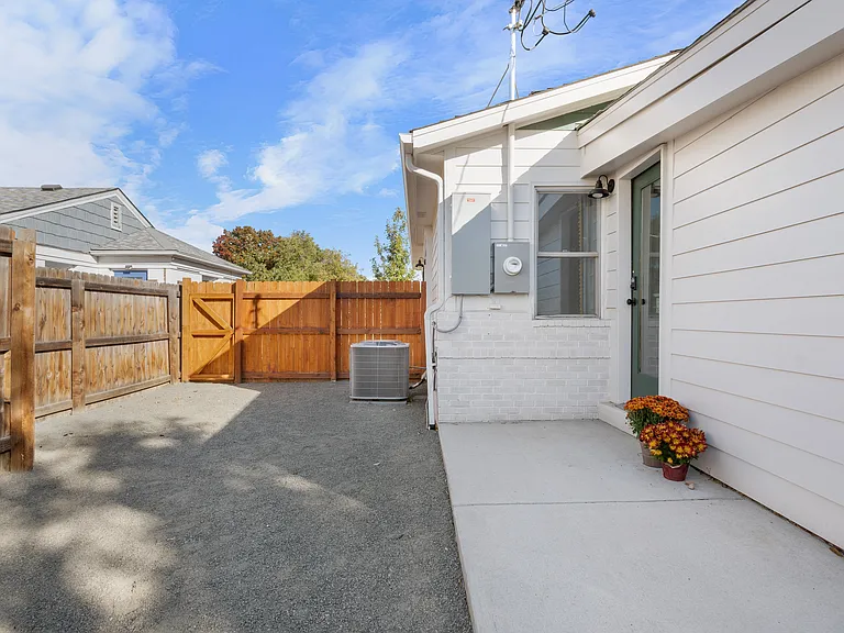 3943 Haddon Rd — Photo 27