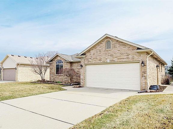 3rd image of 25510 Noble Dr