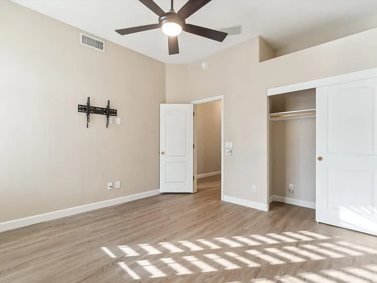 5222 E Danbury Rd — Photo 14