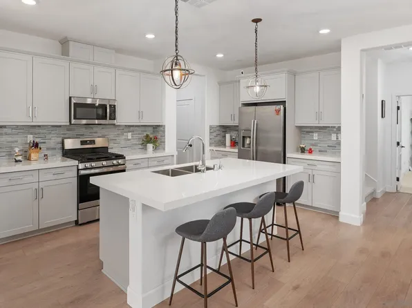 1091 Barry Pl, Escondido, CA 92026