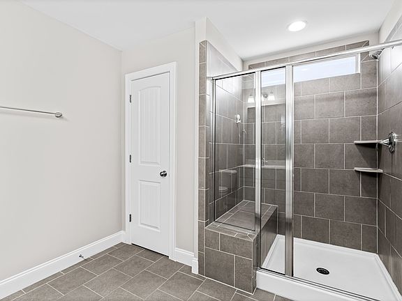 4th image of 613 Barneswyck Dr