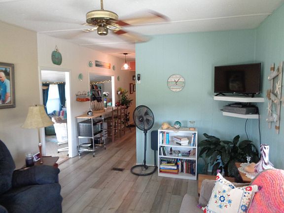 5th image of 61 Kelly Dr