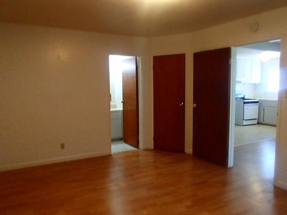 5th image of 627 Pennsylvania Ave APT H