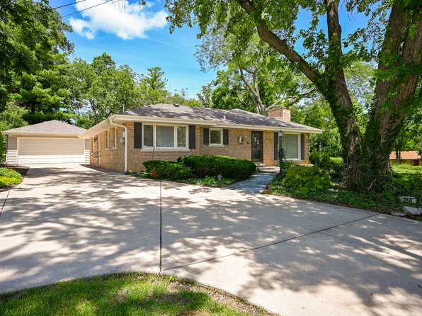 750 Marston Ave, Glen Ellyn, IL 60137
