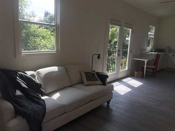 2nd image of 3158 Ivy St #A