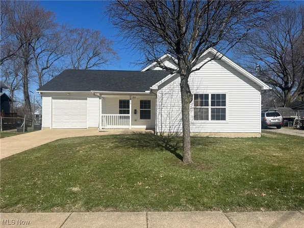 713 W 39th St, Ashtabula, OH 44004