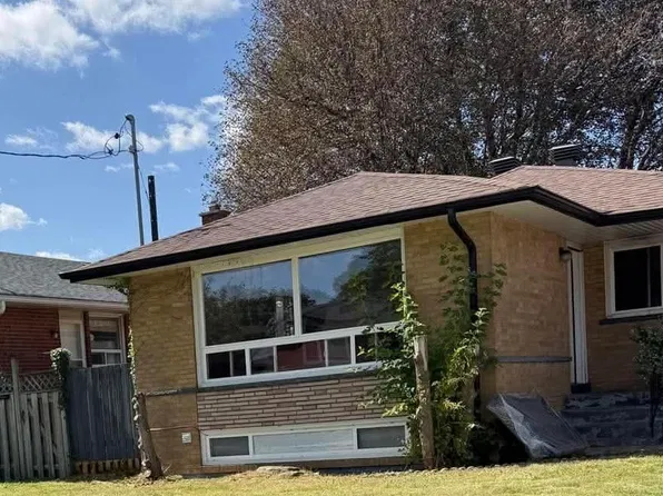 24 Cora Cres, Toronto, ON M1P 4M4