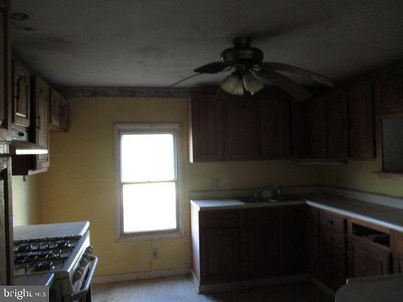 4th image of 3661 Carlisle Pike