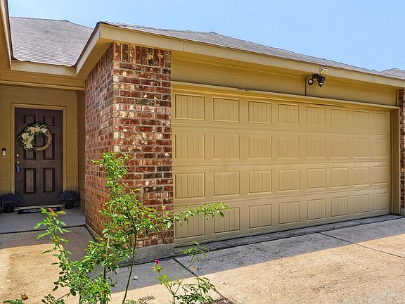 4th image of 9421 China Rose Dr