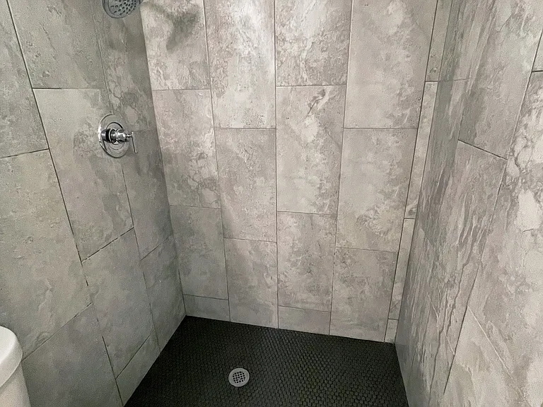 1050 E Fairmount Ave #10 — Photo 6