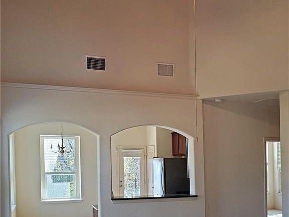 3rd image of 2317 Nestlewood Dr