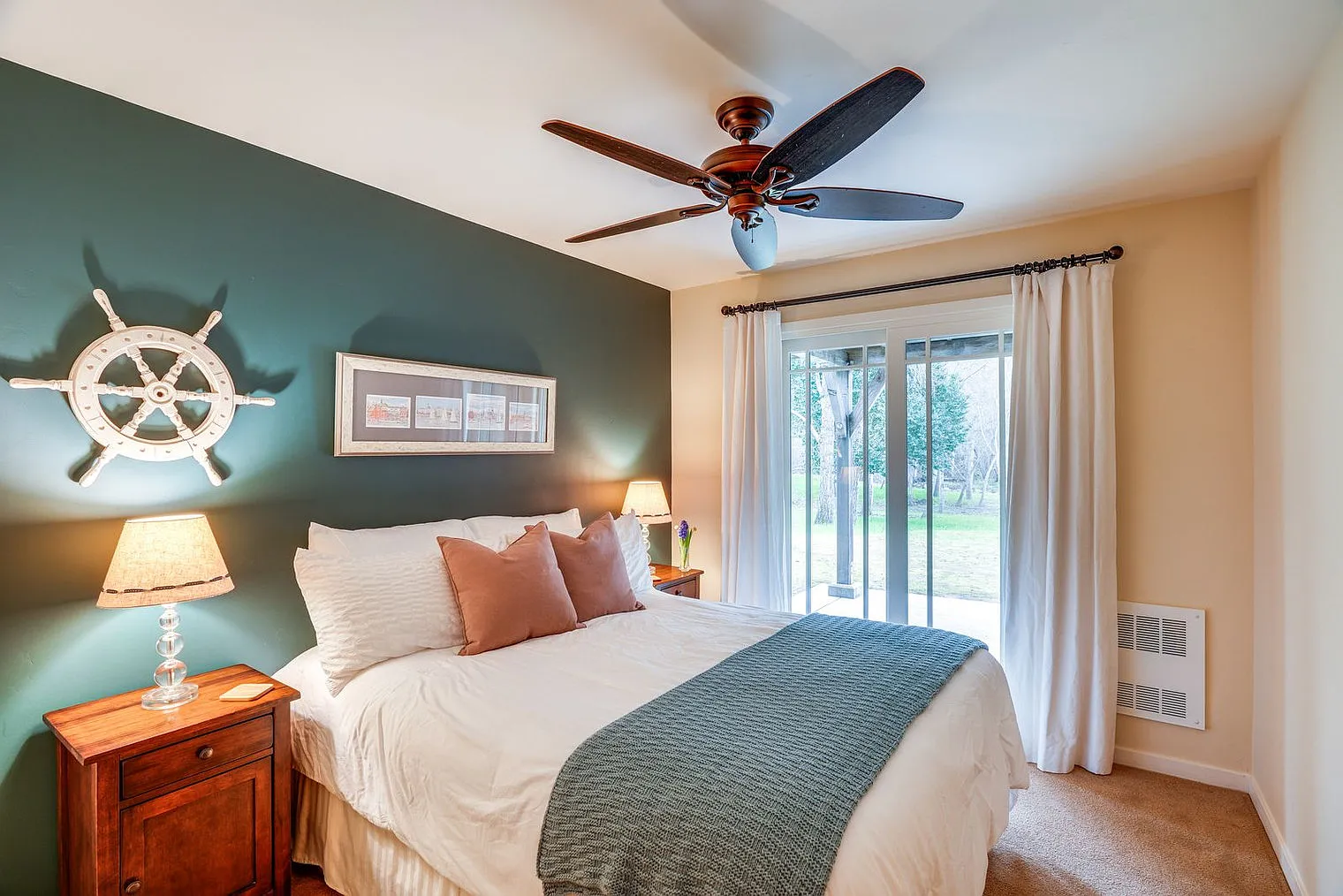 2 bed, 2.0 bath, 1097 sqft, $6,838 — Photo 4