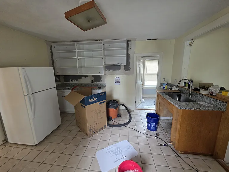 32 S Walker St #2 — Photo 6