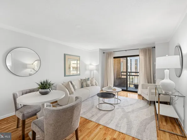 2111 Wisconsin Ave NW APT 602, Washington, DC 20007