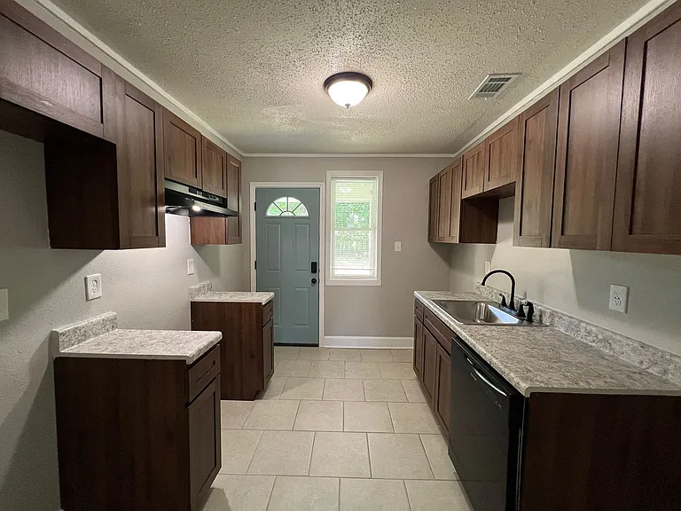 3042 Waynoka Ave — Photo 3