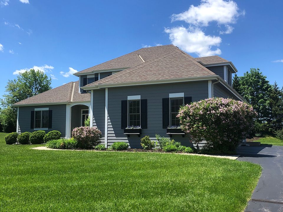 1st image of 921 Woods Dr