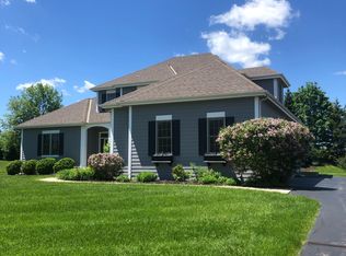 921 Woods Dr, Hartland, WI 53029