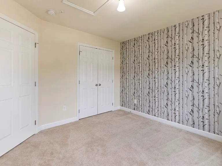 555 English Oak Ln — Photo 11