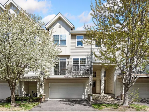 8467 Emery Pkwy N #903, Champlin, MN 55316