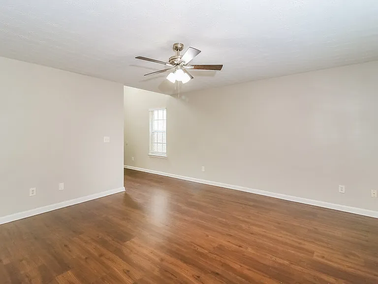1114 Dunaway Dr — Photo 7