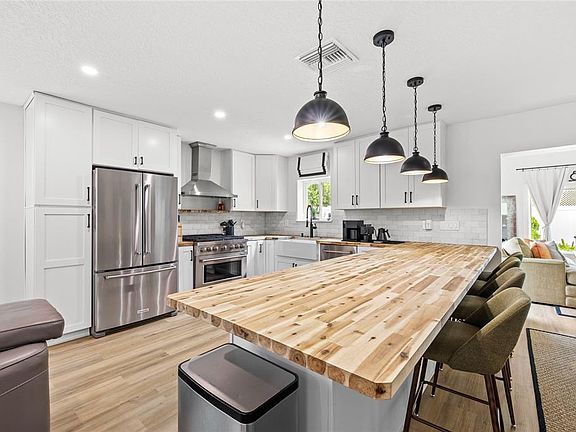 5th image of 840 W CANTON AVENUE