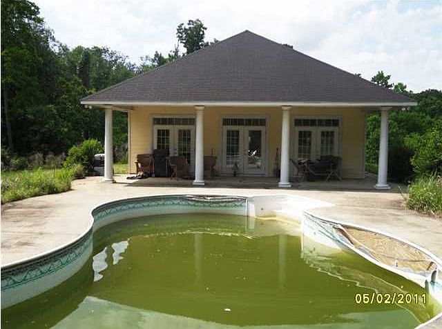 2nd image of 1399 Dykes Rd N