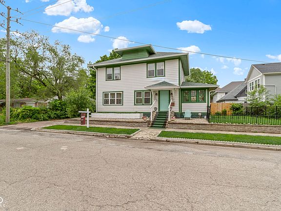 3rd image of 236 W 33rd St