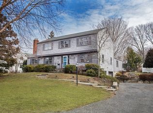 97 Southwood Dr, New Canaan, CT 06840