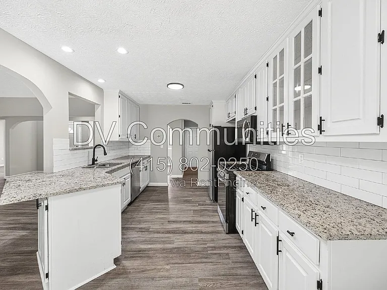 140 Coach Dr — Photo 11