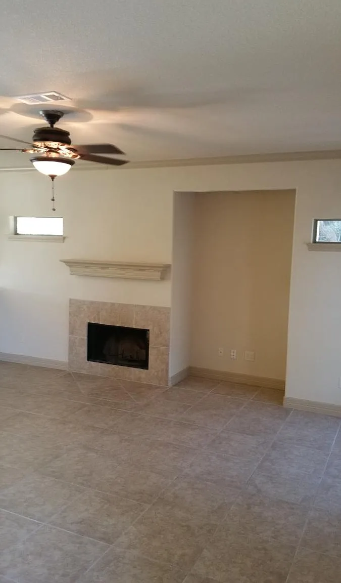 3 bed, 2.5 bath, 1720 sqft, $2,700 — Photo 4