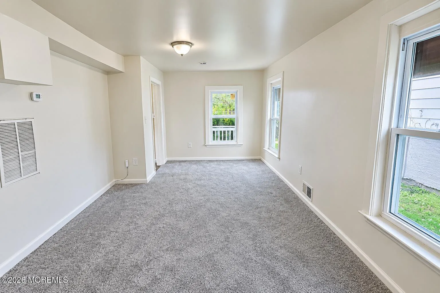 2 bed, 924 sqft, $2,600 — Photo 2