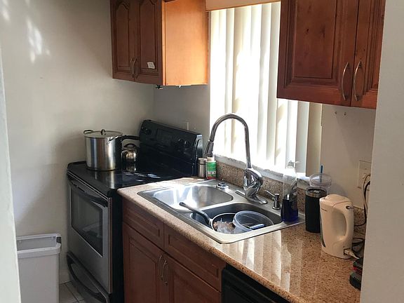 4th image of 2213 S Ferncreek Ave