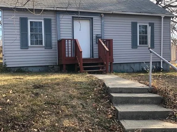 117 S Fairview Ave, Liberty, MO 64068