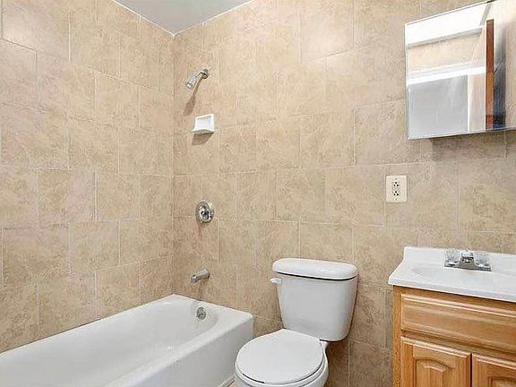 4th image of 306 Bond St #4A