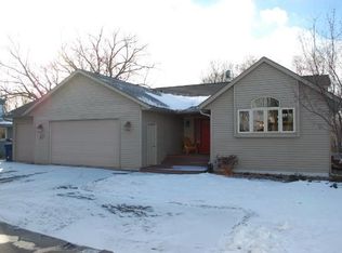 27 White Bear Ave S, Saint Paul, MN 55106
