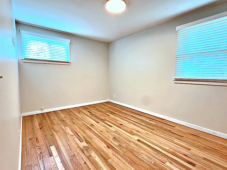 12820 SW Edgewood St — Photo 18