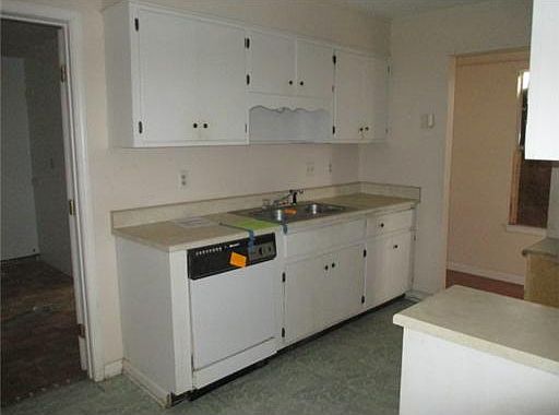 4th image of 7112 Thornbriar St