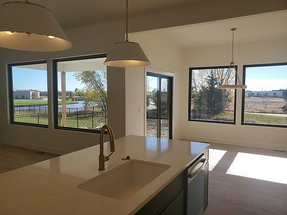 4th image of 1223 W Lakeway Ct