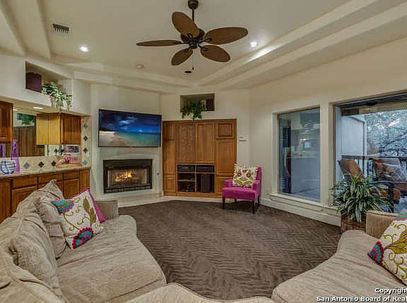 3rd image of 1414 Blackbird Ln