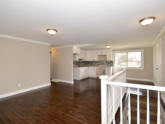 5th image of 19 S Sycamore Ln
