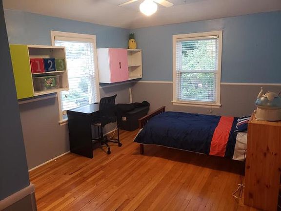 5th image of 734 Suffolk Ave