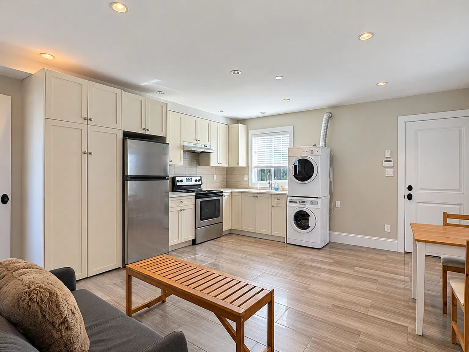 1 bed, 1.5 bath, 550 sqft, $2,299 — Photo 1