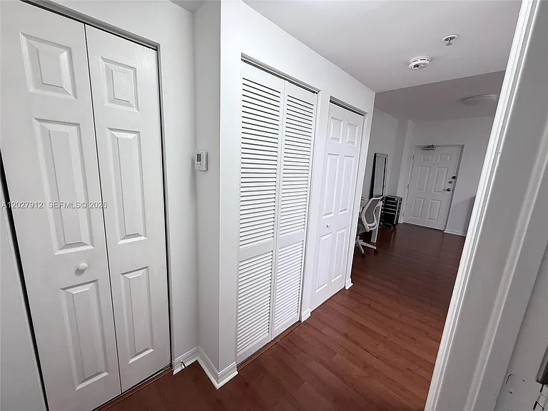 115 SW 42nd Ave #402 — Photo 14